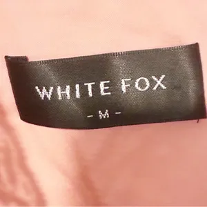 WHITE FOX‎ BOUTIQUE Size Medium Pink Satin Lace Trim Tie Keep Doing You Crop thumbnail 4