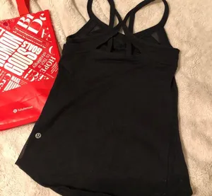 Lululemon tank thumbnail 2