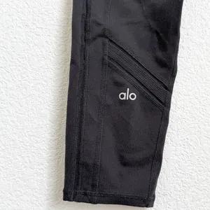 ALO Yoga Black Cropped Leggings Size S thumbnail 6