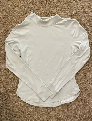 Lululemon Top thumbnail 1