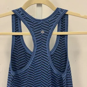 Lululemon Swiftly Tech Racerback Tank Top Blue Chevron Stripe Size 4 Activewear thumbnail 6