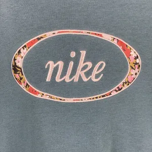 Nike Crop Hoodie Ash Green Floral Women’s Size 1X Athleisure Active Terry thumbnail 4