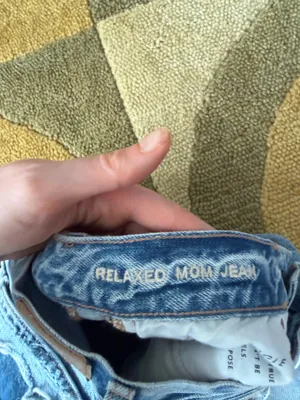 American Eagle Relaxed Mom Jeans High Rise Light Wash Distressed Deep Cut Size 0 thumbnail 6
