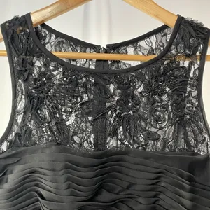 Monique Lhuillier Bridesmaids Sleeveless Lace Detail Gown in‎ Black Size 8 thumbnail 3