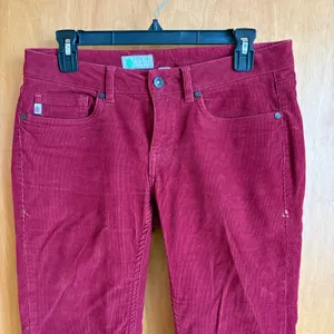 Stio Corduroy Pants‎ Womens 6S Burgundy Rivet Slim Leg Organic Cotton Stretch thumbnail 4