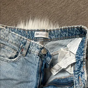 Zara Light Blue Boyfriend Jeans thumbnail 2