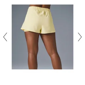 Alo yoga Tiebreaker Short Nwot lemon yellow rare active casual classic fall thumbnail 4