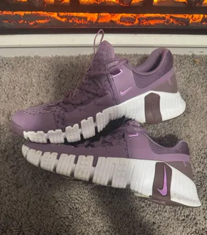 Nike Women's Free Metcon 5 Training Shoes thumbnail 1