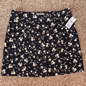 Tilly's Black Floral Button-Up Skirt thumbnail 1