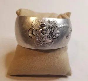 Aluminum Floral Cuff Bracelet Silver thumbnail 3