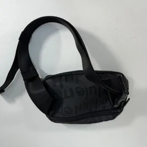 Lululemon Athletica‎ Everywhere Belt Bag 1L Wobbley Wordmark Logo Print Black thumbnail 7