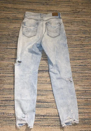 American Eagle stretch light wash ripped mom jeans thumbnail 2