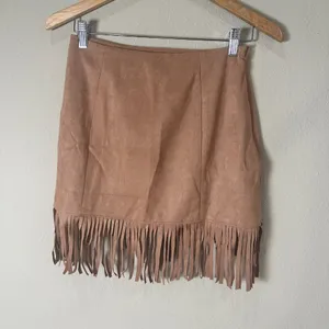 New NWT Relish NoLess Fringe Faux Suede Mini Skirt Size Medium thumbnail 5