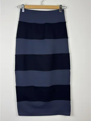 Lululemon Yoga Over Skirt Size 4 Coal Black Striped Luon High Rise Midi Rare thumbnail 2