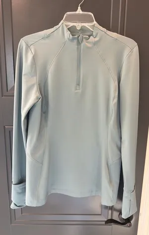 Athleta Women’s Top Long Sleeve thumbnail 1