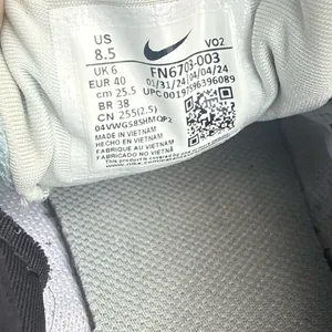 Nike Women's V2K Run Shoes - shoes 8.5 thumbnail 8
