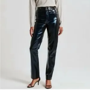 Abercrombie & Fitch Curve Love 90s Straight Ultra High Rise Patent Leather Pants thumbnail 7