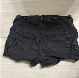 American Eagle Cargo Shorts Black thumbnail 2