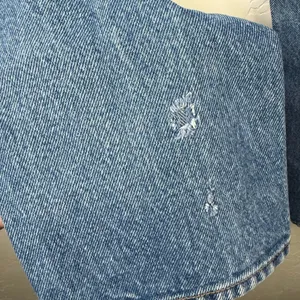 Abercrombie & Fitch Vintage Wash Annie High Rise Girlfriend Tapered Leg Jeans thumbnail 9