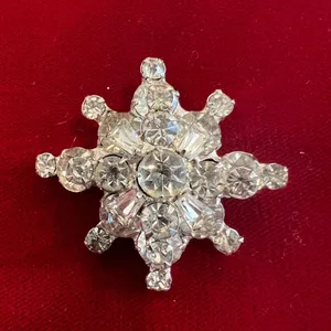 Vintage crystal star brooch thumbnail 3