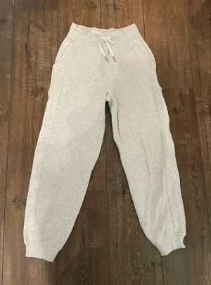 Lululemon size 0 Scuba Joggers in Core Ultra Light Grey thumbnail 1