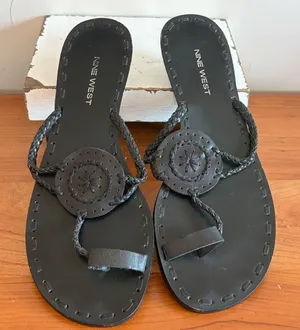 Nine West Hemi Black Leather Braided Medallion Kitten Wedge Sandals 8.5M thumbnail 1
