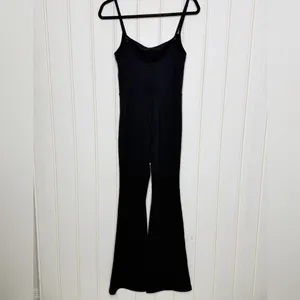 Wilfred Free Aritzia Divinity Jumpsuit Kick Flare Athletic Sz M 869 thumbnail 7