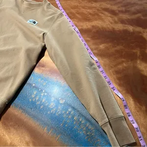 North Face Crewneck Sweatshirt size medium logo patch tan thumbnail 9