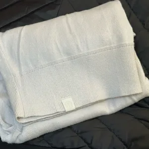 Lululemon oatmeal crewneck longsleeve cotton & cashmere sweater thumbnail 3