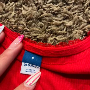 Old Navy Active Long sleeve red lace top thumbnail 2