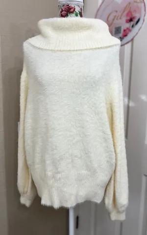G by Giuliana soft cream sweater size M thumbnail 1