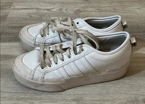 Adidas White Sneakers size 8 thumbnail 1