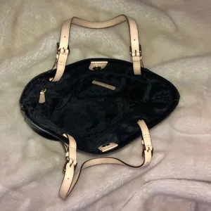 Michael Kors Patent Leather Monogram Tote! thumbnail 6