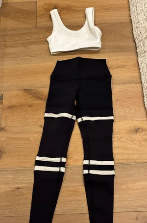 Alo Leggings And Sports Bra thumbnail 1