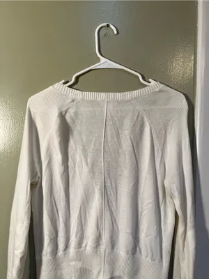 SO Women’s Size Large Cardigan Sweater Button Front V-Neck Cream White Pockets thumbnail 7