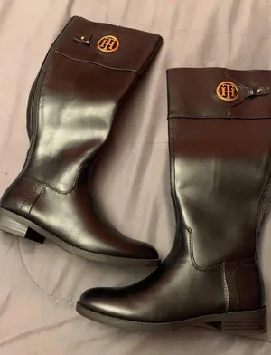 Tommy Hilfiger woman boot size 6 thumbnail 1
