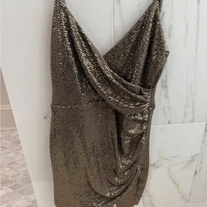 Cosmopolitan Elegant Gold Sequin Dress thumbnail 2