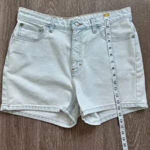Vintage Tommy Hilfiger Shorts Womens 8/10 Light Wash Denim Classic 90s Beach USA thumbnail 5