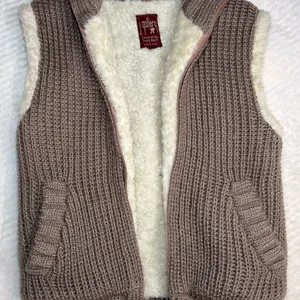Gallery Women's Brown Knit Vest thumbnail 1