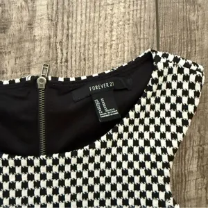 2000s crop top - Forever 21 thumbnail 2