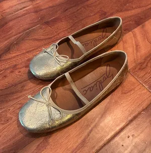Zodiac Metallic Gold Bowed Ballet Flats Size 7 thumbnail 1