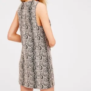 Free People Women's Size 0 Alice Snakeskin Print A-Line Dress Beige Black Snap‎ thumbnail 3