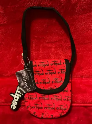 A Very Cool NWT Twilight 2010 Eclipse Red Little Pouch Bag thumbnail 1