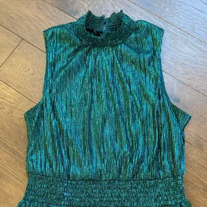 1. State Metallic Shimmering Sleeveless Dress Large C11-039 thumbnail 2