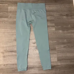 Gymshark fit seamless mid rise leggings light green thumbnail 4