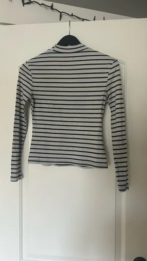 SHEIN Black & White Striped Ribbed Mock Neck Long Sleeve Top thumbnail 2