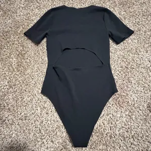 Wilfred Free Aritzia Black Open Back Short Sleeve Bodysuit Large HYP7-1987-17 thumbnail 6