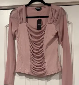 bebe Rose ruched front Pink Long Sleeve‎ Top medium NWT thumbnail 1