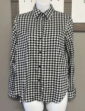 Lauren Ralph Lauren Size PM Houndstooth No Iron Button Down Ahirt Blouse Black W thumbnail 1