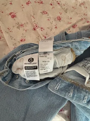 Light Wash Levi’s Jeans thumbnail 4
